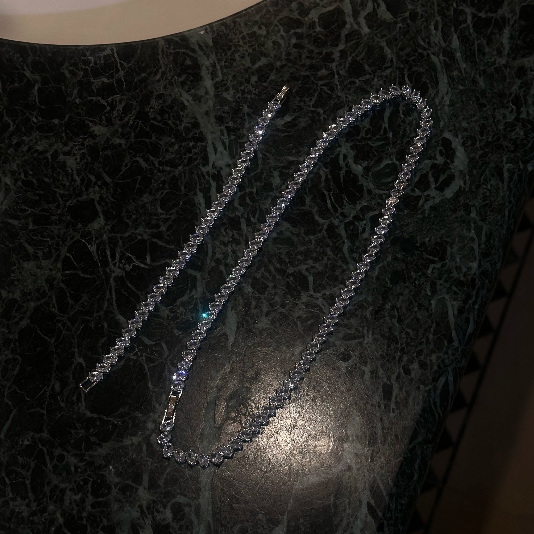 SUTTON NECKLACE - SILVER - BLINGZ