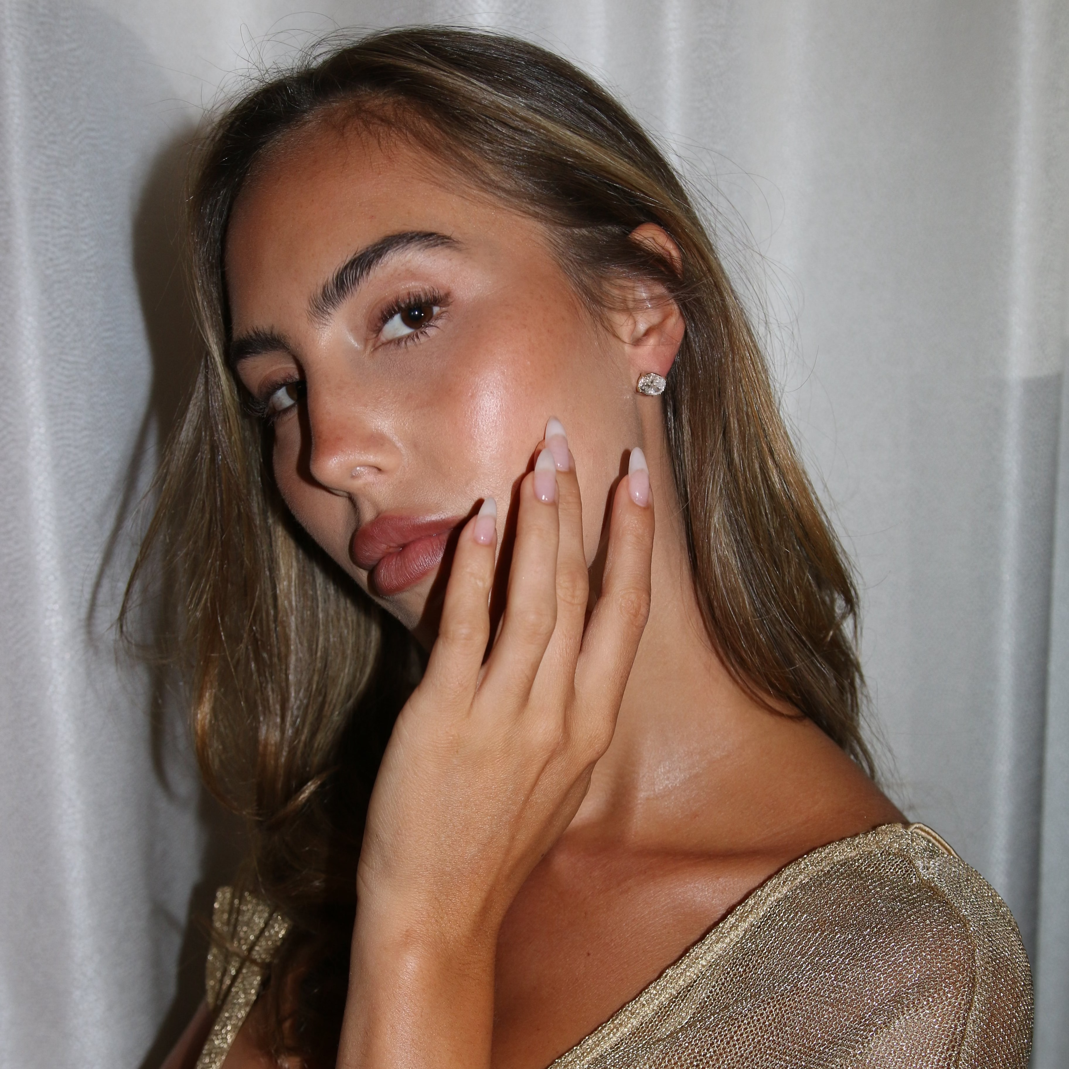 SARA STUDS - GOLD