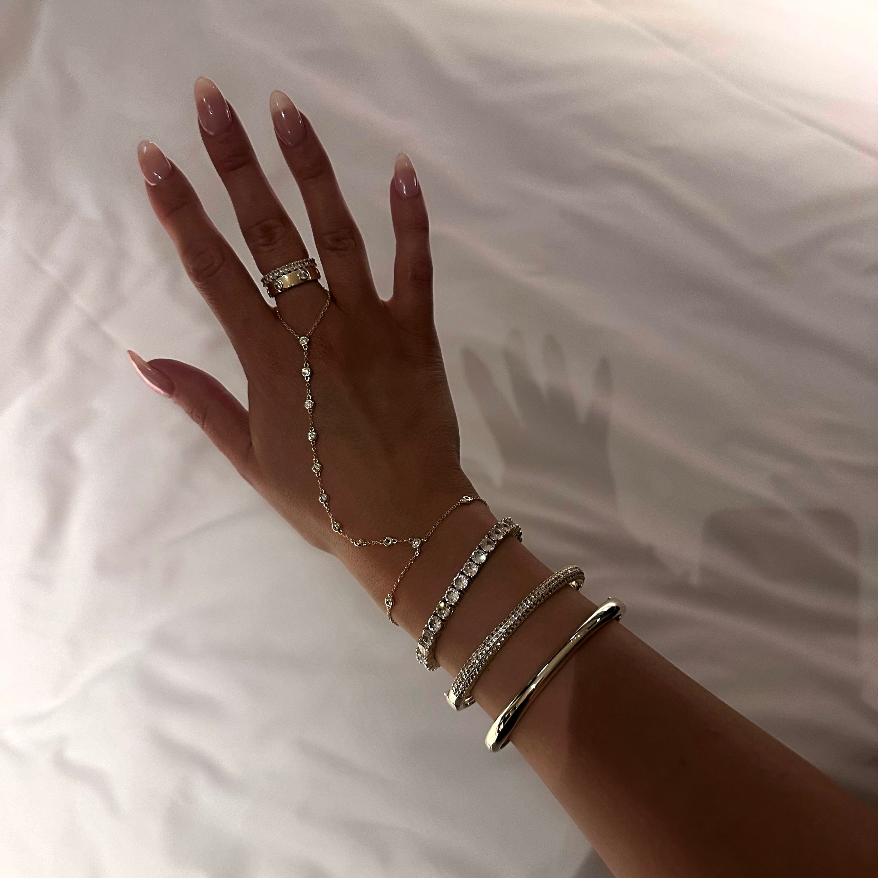 DANIELA DIAMANTE BANGLE - GOLD