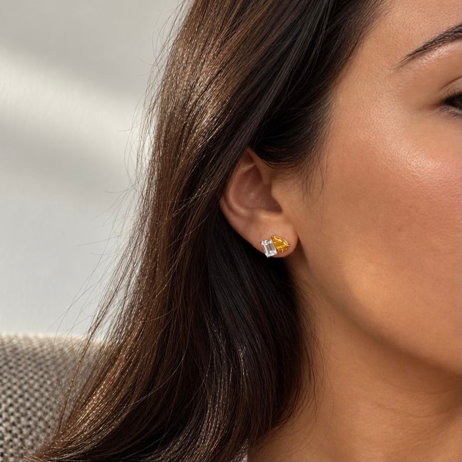 SESTRA STUDS - SILVER/HONEY